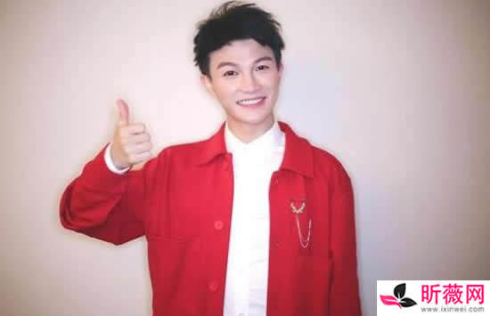 我们总会绕啊绕绕啊绕是什么歌 谁唱的 完整歌词