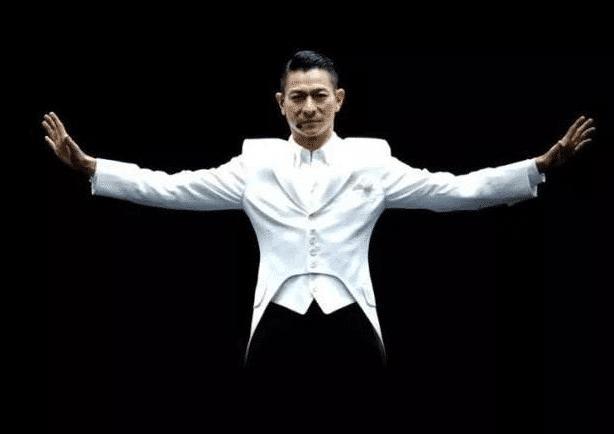 盘点刘德华百听不厌的10首经典歌曲:每首都耳熟能详你会唱几首呢?