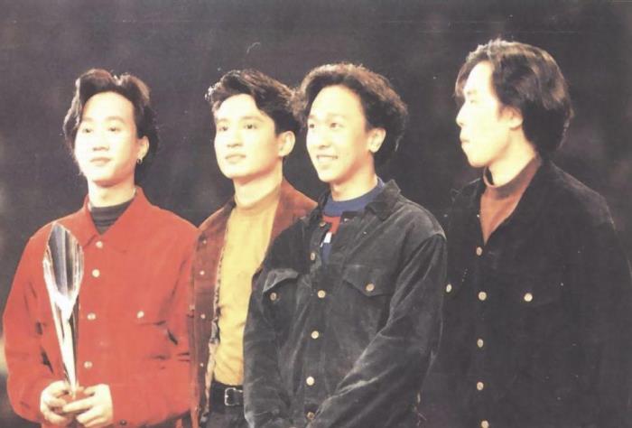 光辉岁月 歌词（一首光辉岁月）