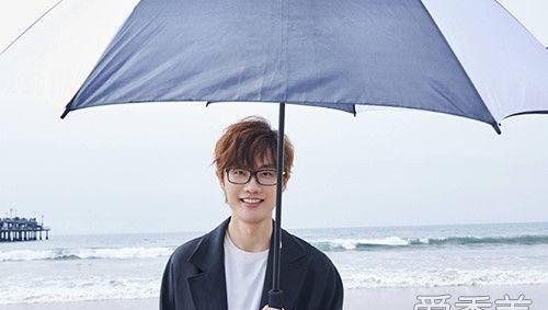 老夫子带着假发是什么歌（音女生版你若成风是谁唱的）