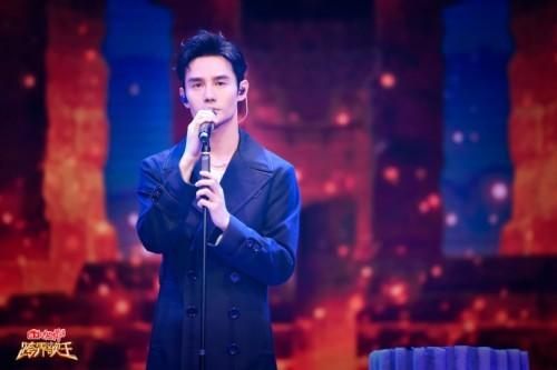 经典歌曲再回首，王凯痴情演唱《我等到花儿都谢了》