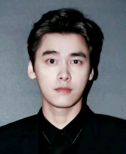 ​李易峰坦言喜欢女生头发有它 其实李易峰一直玩儿的挺溜的是真的吗