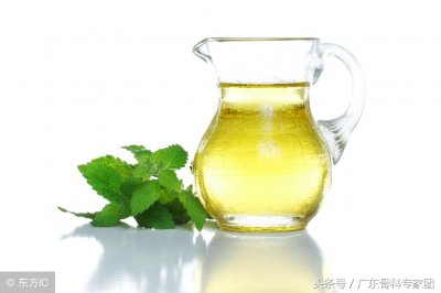 ​红花油的功效与作用（活血祛瘀 祛风驱散）