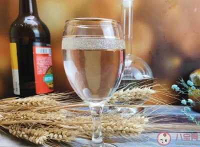 白酒加白糖喝了会怎样？喝白酒加白糖有益还是有害