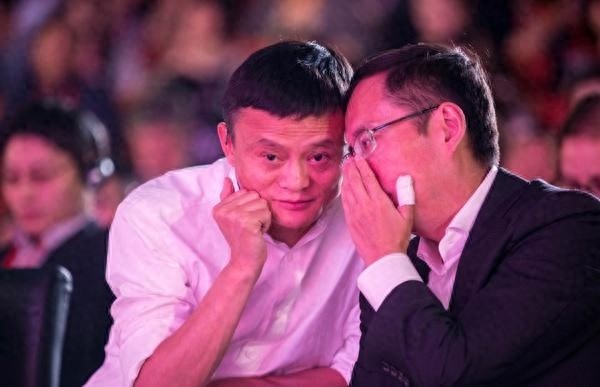 马云今天退休,回顾马云的20张照片,致敬乡村教师马老师