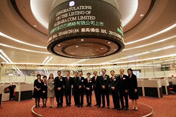 马云今天退休,回顾马云的20张照片,致敬乡村教师马老师