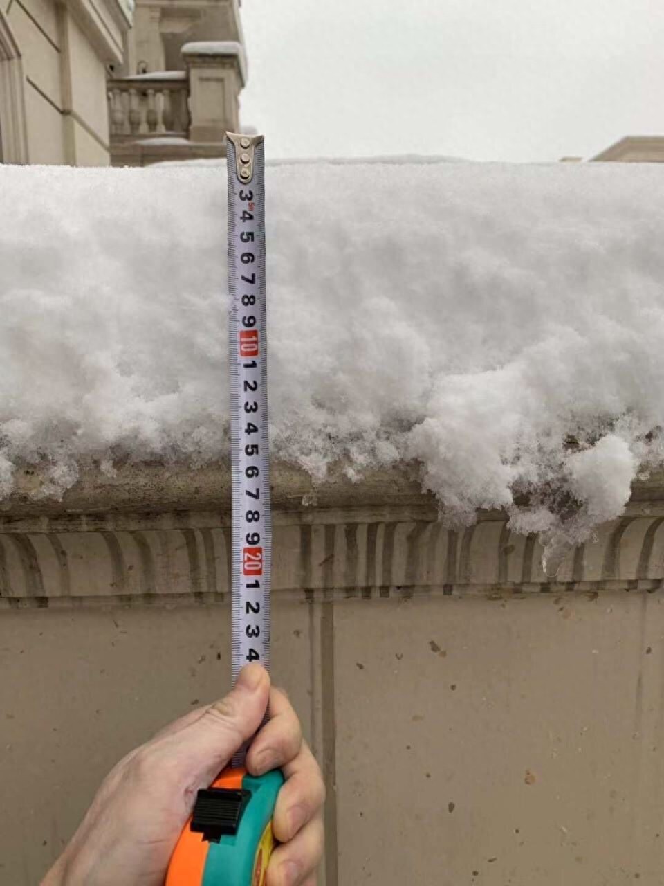 寒潮凶猛，大暴雪袭击杭州！积雪10厘米以上一夜变雪城