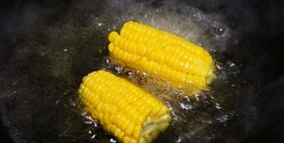 ​冷水下锅的玉米煮多久,冷水下锅的玉米煮多久大火小火