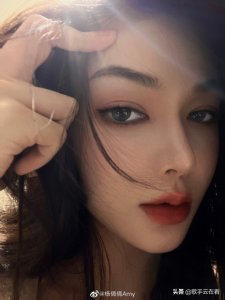 ​亚洲小姐竞选中国区大赛冠军杨倩倩美女迷人美照欣赏