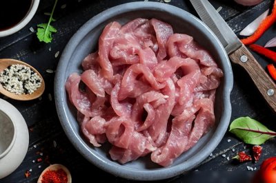 ​牛肉怎么腌制才嫩？大厨分享经验，不老不柴不塞牙，嫩滑又特入味