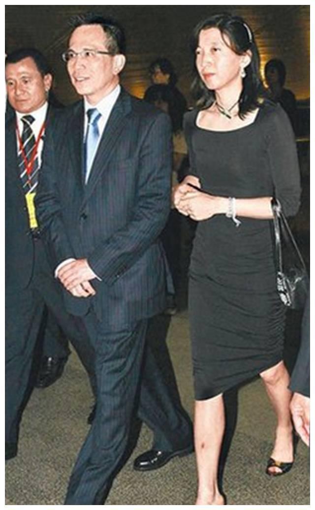 李嘉诚长媳王俪桥：香港豪门媳妇的典范