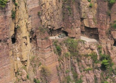 ​奇险秀美的郭亮村，曾经游客络绎不绝，如今却无人问津