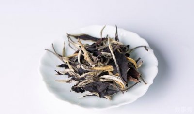 ​珍稀白茶和安吉白茶