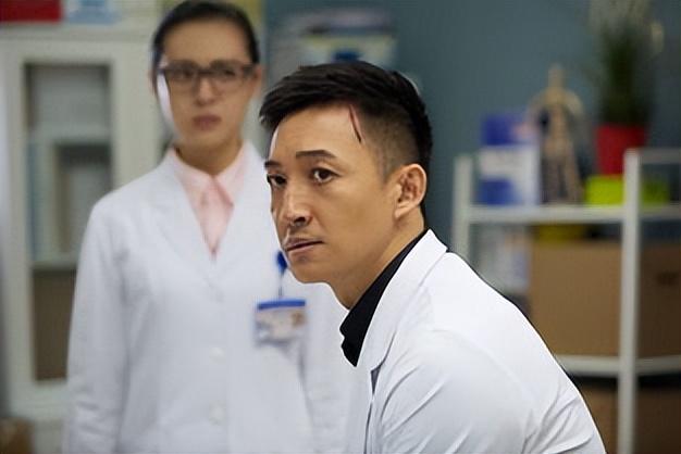 叔系男神:出道十年不温不火,婚后一年爆红,网友:娶妻是门玄学