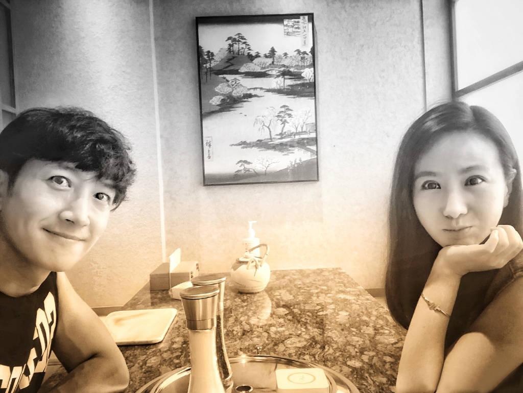 叔系男神:出道十年不温不火,婚后一年爆红,网友:娶妻是门玄学