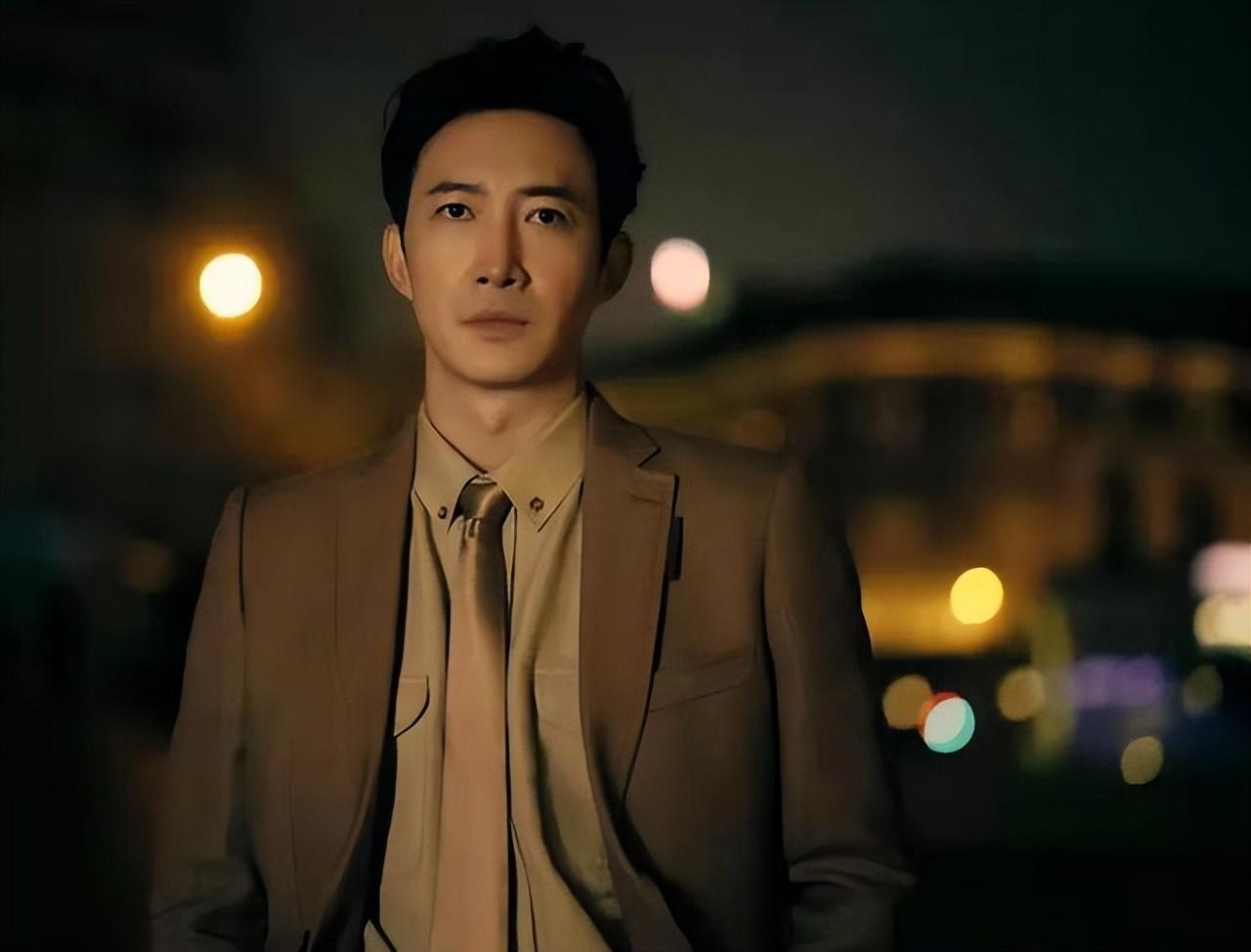 叔系男神:出道十年不温不火,婚后一年爆红,网友:娶妻是门玄学