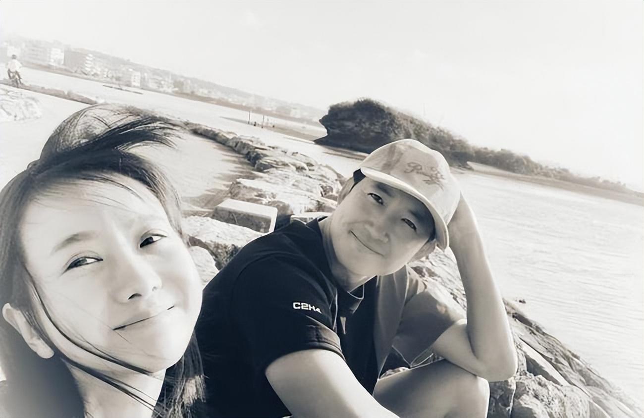 叔系男神:出道十年不温不火,婚后一年爆红,网友:娶妻是门玄学