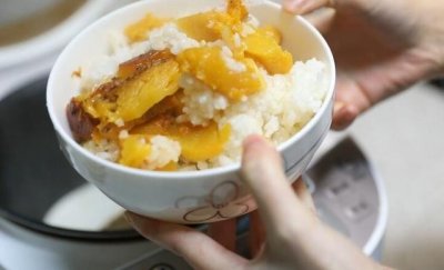 ​超级好吃的南瓜焖饭，不想做菜的时候就吃这个，四川特色做法