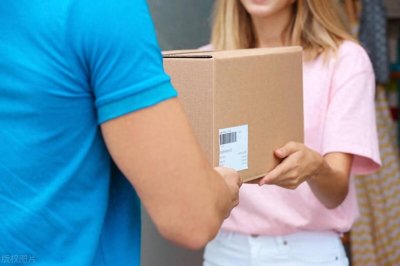 ​“寄快递”“取快递”用英语怎么表达？