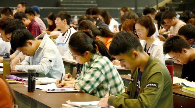 一般在职研究生学历是什么（在职研究生的学历和学位）(2)