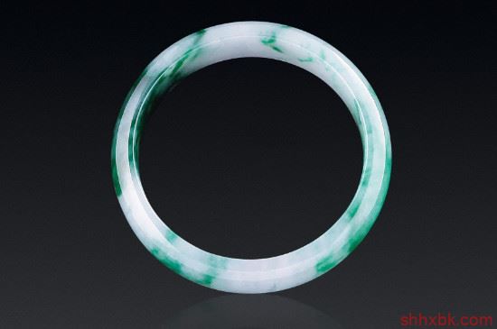 怎么养玉手镯才能透亮