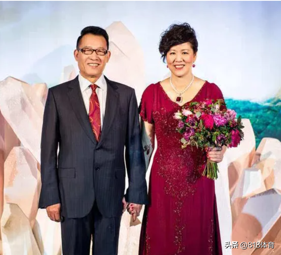 郎平个人资料简介（郎平与71岁教授老公美国养老！一家3口住洛杉矶别墅，出行坐头等舱）