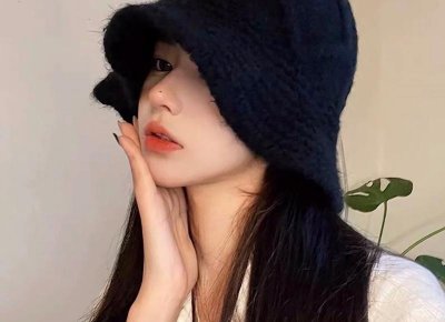 张国荣的脸，哥哥张国荣的年龄和容颜定格在青春里