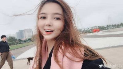 ​＂最美袖珍人＂黄韵伊，初中辍学北漂供弟弟上学，如今她过的怎样？