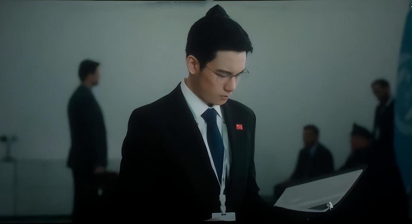 《流浪地球2》胡先煦的出场时间有多晚？电影快演完了，他才登场