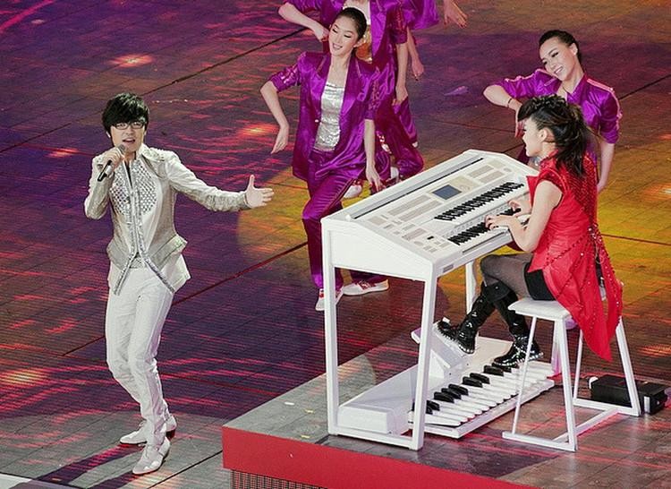 王小海额头疤怎么回事（玖月奇迹两人车祸定情）