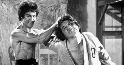 ​成龙的大哥大(成龙洪金宝谁大)