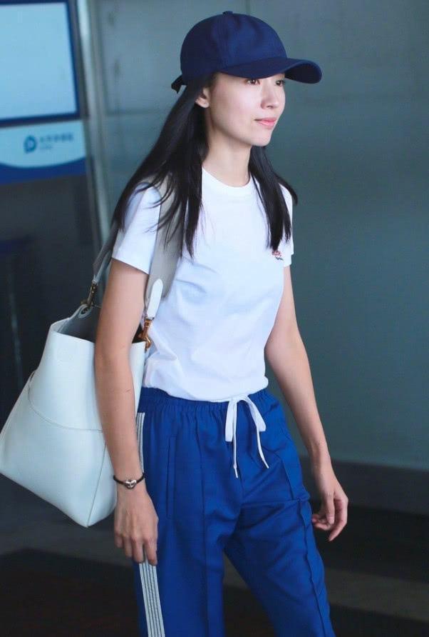 董洁董璇傻傻分不清楚，熟悉二者的穿搭风格即可，董洁穿对了