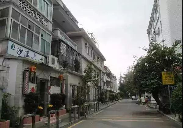 一边深圳一边香港！现在，去中英街可以网上预约、自助取证啦