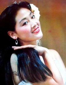 ​王姬：嫁初恋高峰，结婚33年儿女双全，如今女儿是她的骄傲