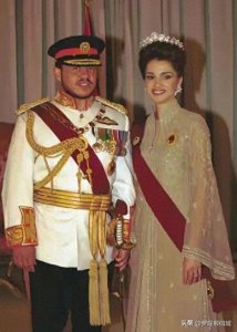 ​命里有时终须有，穆娜王妃静极生妍与世无争，福气在后头