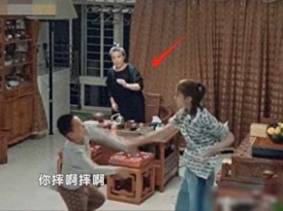 ​还记得《变形记》的刘思琦吗？16岁吃饭靠人喂，今现状如何了？