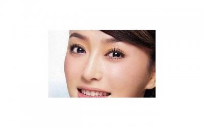 ​约会技巧丨怎么知道女生在暗示你可以吻女生？