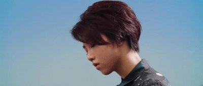 ​这位香港演员遭热议，短发侧颜神似王俊凯，长发造型撞脸邓紫棋！