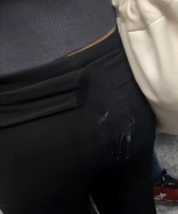 ​男子地铁上弄女子一裤子后续，照片曝光，警方回应，更多细节流出
