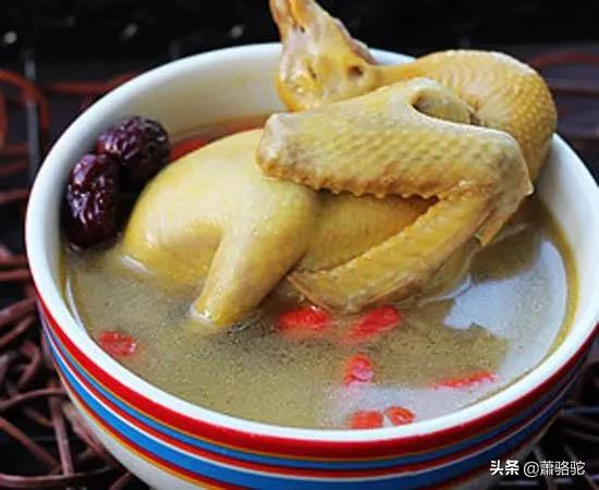 天麻蒸鸽子的正确做法（营养又美味的鸽子汤烹饪教程）