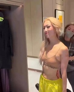 ​郑秀文晒健身美照，身材太绝让网友惊叹