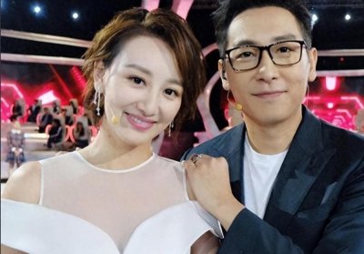 ​原来李好老婆是她，夫妻俩稳坐江苏台多年，她生俩娃被丈夫宠成宝