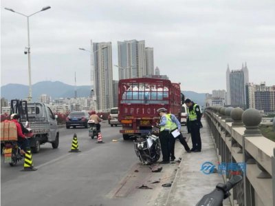 ​泉州刺桐大桥：送孙子上学路上 爷爷殒命大挂车底