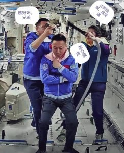 ​太空托尼上线！天宫理发店用“黑科技”解锁宇宙最酷发型