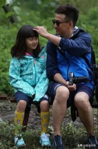 ​黄磊女儿惊艳亮相！18岁黄多多近照曝光，完美遗传妈妈美貌