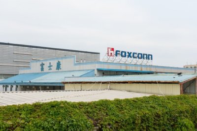 ​郑州富士康还没招满人，内部员工：床位不够了，招聘电话接到“头发麻”