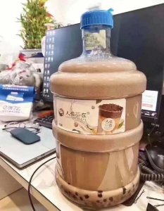​“秋天的第一杯奶茶”刷屏了！什么梗？