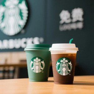 ​为什么大家对这个星巴克自带杯免费喝咖啡，如此感兴趣呢？