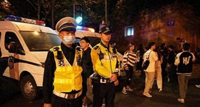 ​疯狂人潮！上海巨鹿路13号线临时封站警方加强疏导