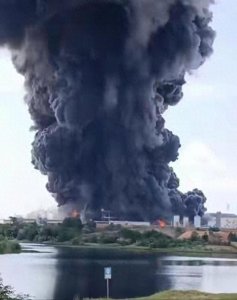 ​突发！江西一化工厂发生爆炸，现场一片狼藉，官方：无人员伤亡